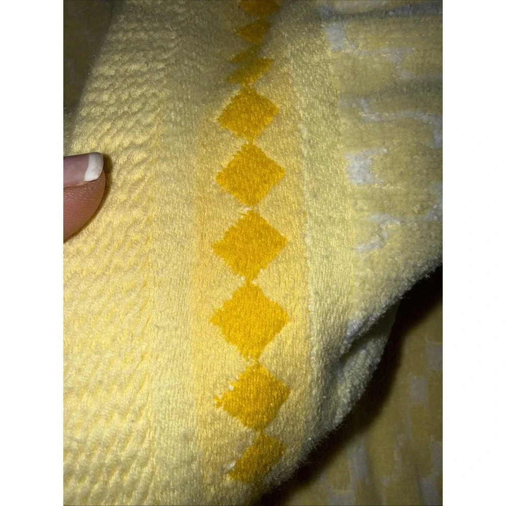 Vintage Classic Linen Bath‎ Towels Pair YellowGold Green Embroidered 5335